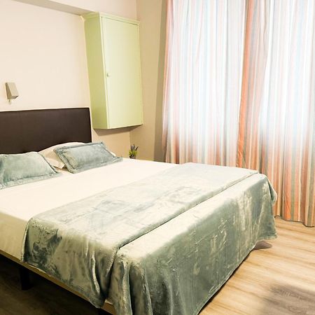 Hostel Monaco Funchal  Esterno foto