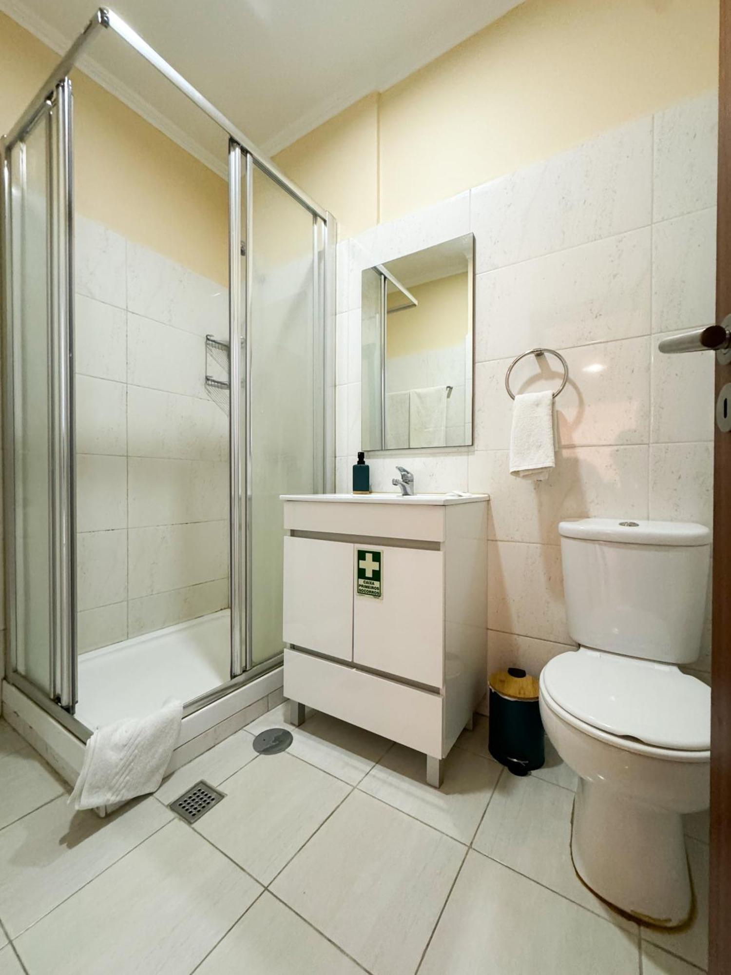 Hostel Monaco Funchal  Esterno foto